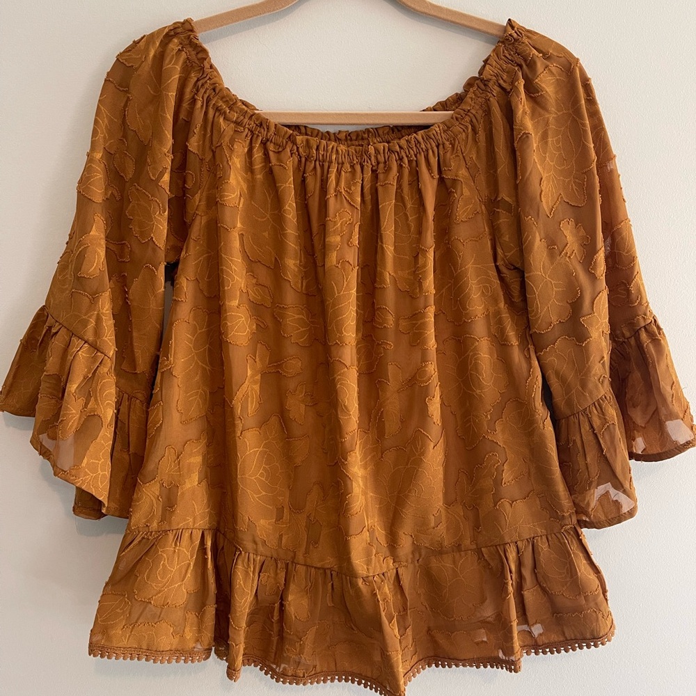 Cupio off the shoulder, women’s blouse size Small